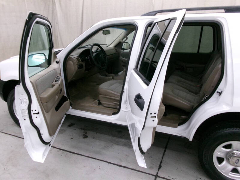 2003 Ford Explorer XLS