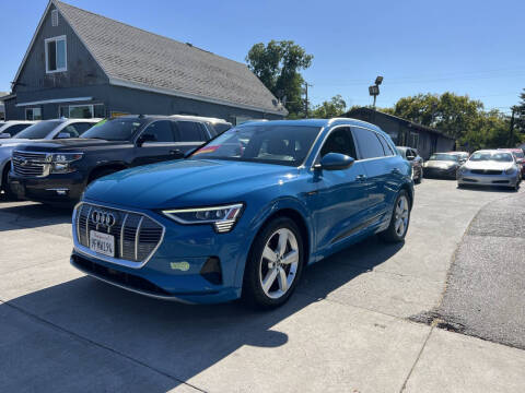 2019 Audi e-tron quattro Premium Plus