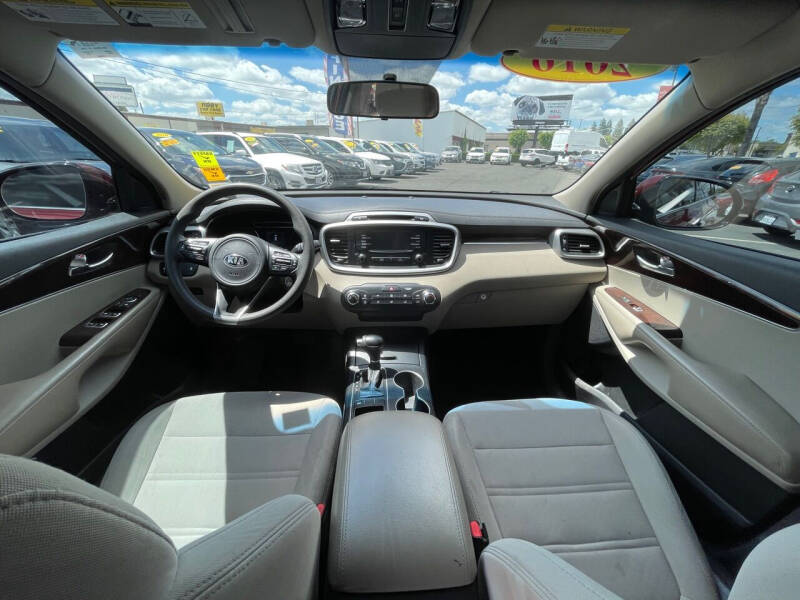 2016 Kia Sorento LX photo 23