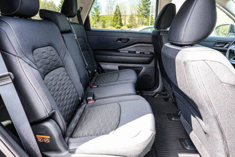 2025 Nissan Pathfinder S