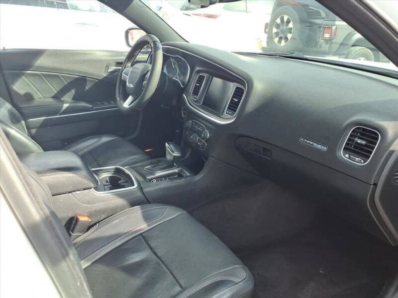 2016 Dodge Charger SXT