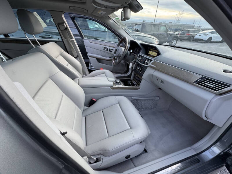 Image 8 of 2011 Mercedes-Benz E-Class E 350 Luxury