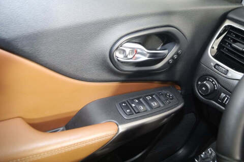 2019 Jeep Cherokee Overland