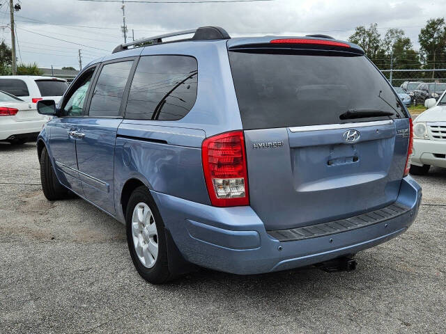 2008 Hyundai Entourage for sale at JOHNS AUTO SALES LLC in Apopka, FL