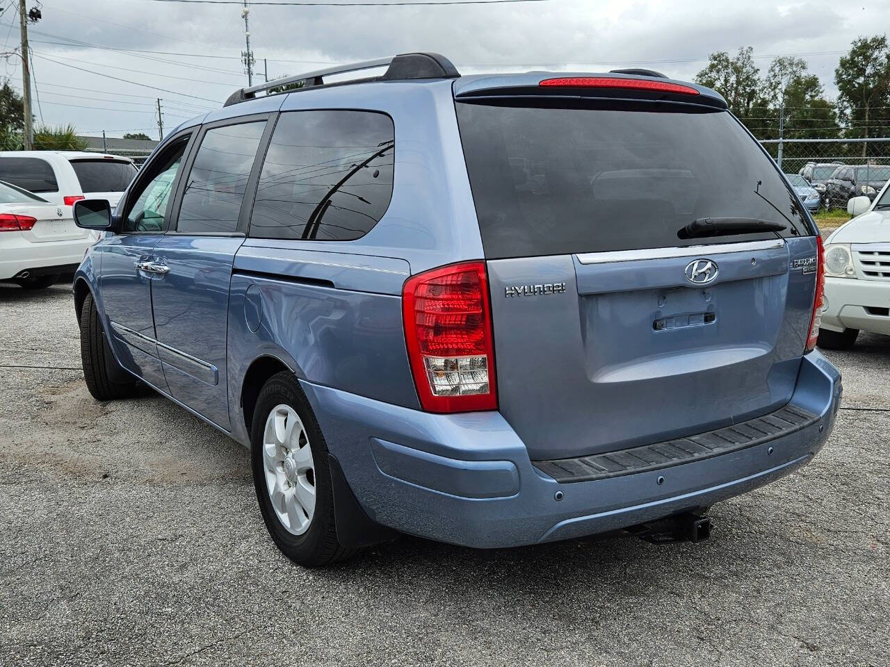 2008 Hyundai Entourage for sale at JOHNS AUTO SALES LLC in Apopka, FL