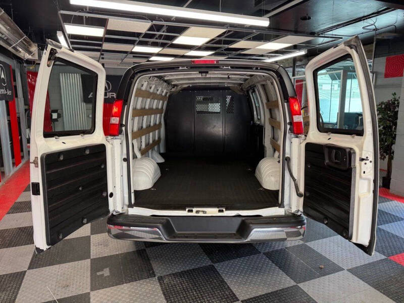 2024 GMC Savana 2500