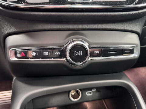 2021 Volvo XC40 Recharge Pure Electric P8