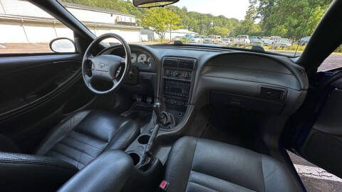 2004 Ford Mustang GT Deluxe