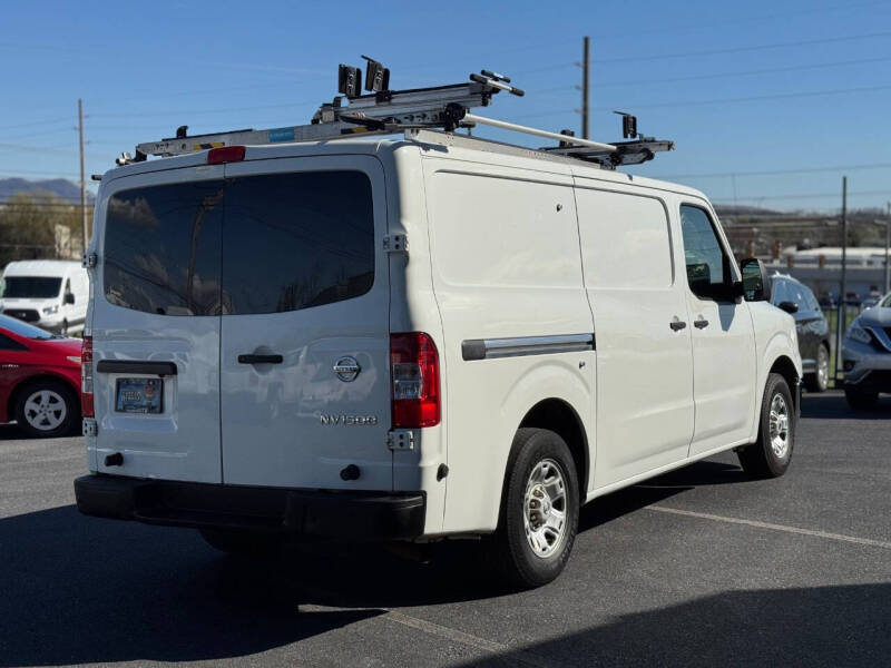 2018 Nissan NV 1500 SV