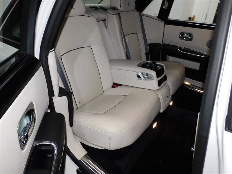 2014 Rolls-Royce Ghost 9