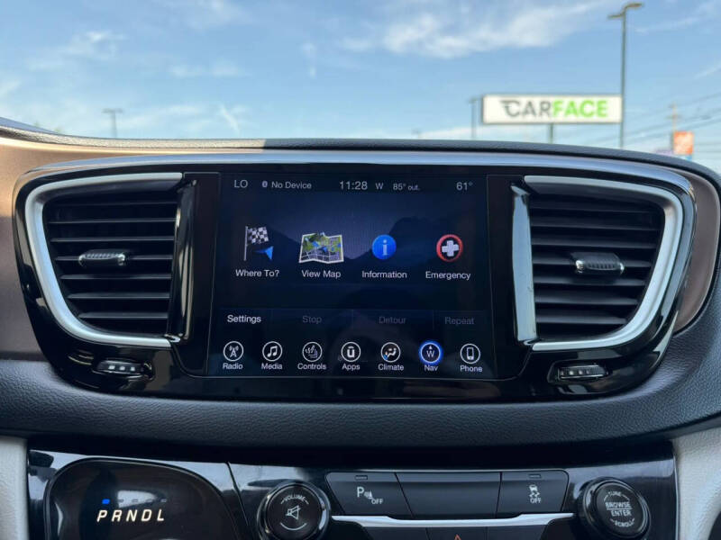 2017 Chrysler Pacifica Touring-L Plus