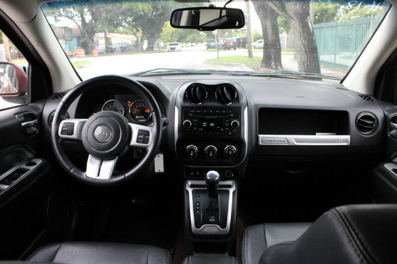 2017 Jeep Compass Latitude photo 21