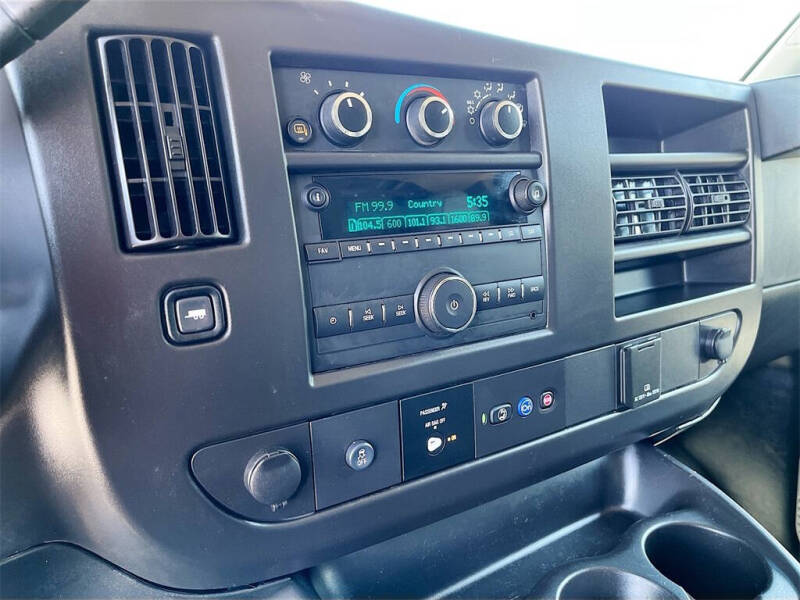 2023 Chevrolet Express 2500