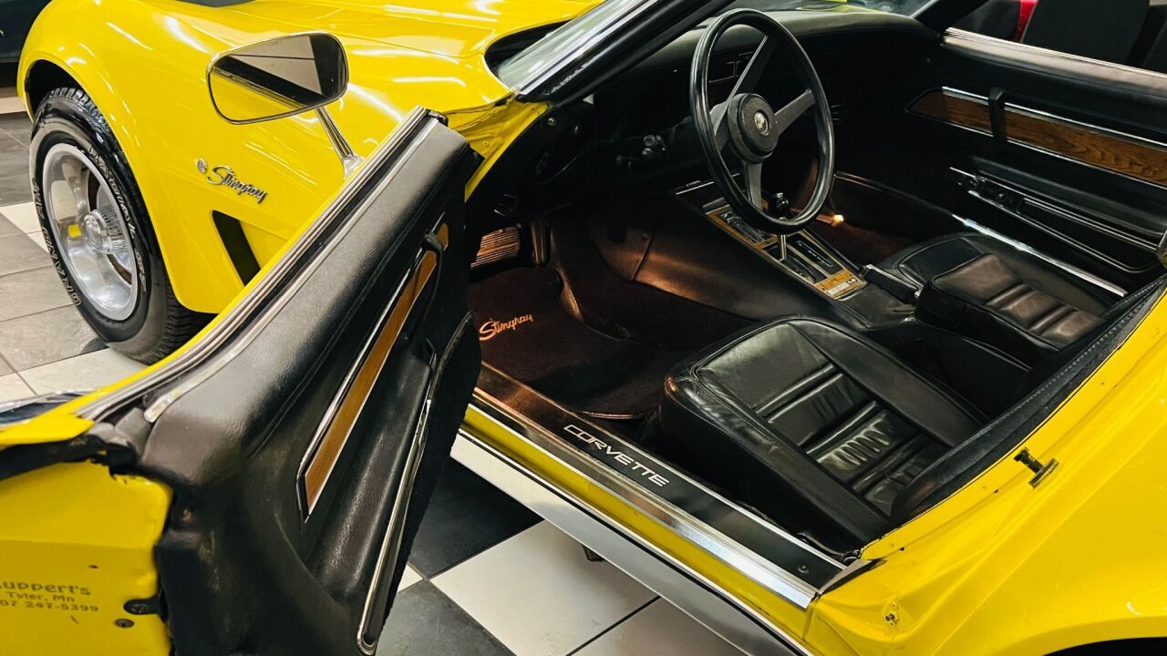 1976 Chevrolet Corvette 22