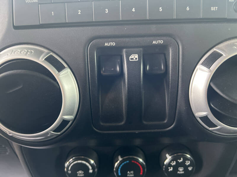 2012 Jeep Wrangler Sahara