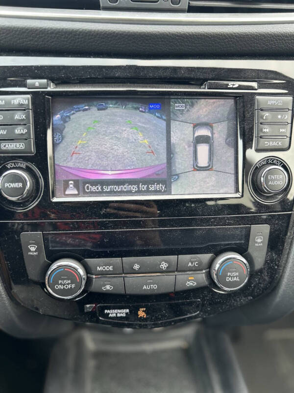 2016 Nissan Rogue SV