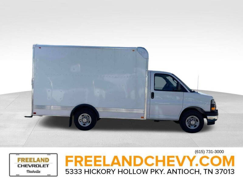 2025 Chevrolet Express 3500