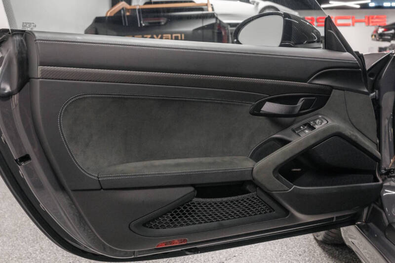 2023 Porsche 718 Cayman GT4 RS