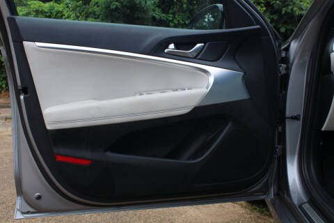 2025 Genesis G70