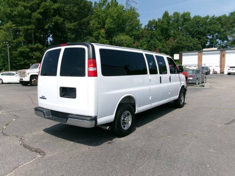 2025 Chevrolet Express LT 3500