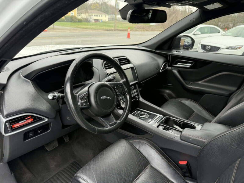 2017 Jaguar F-PACE 35t Prestige