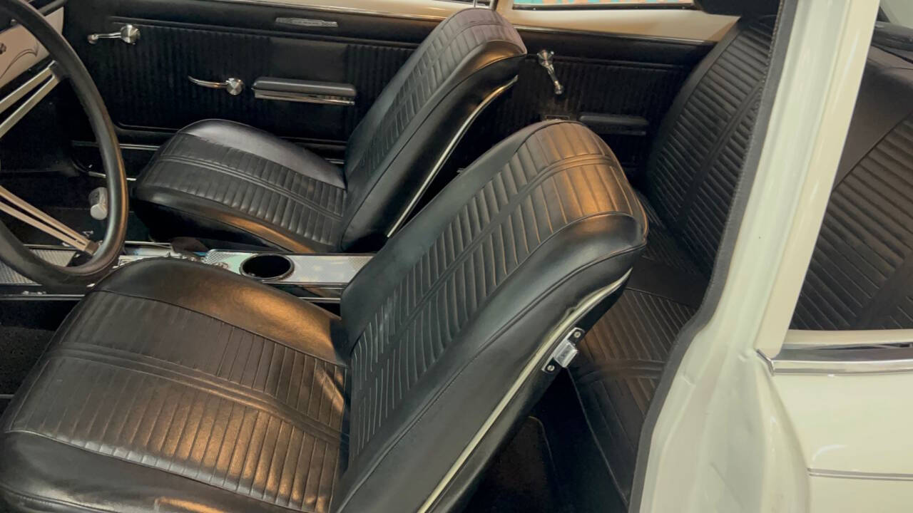 1966 Pontiac Le Mans 37