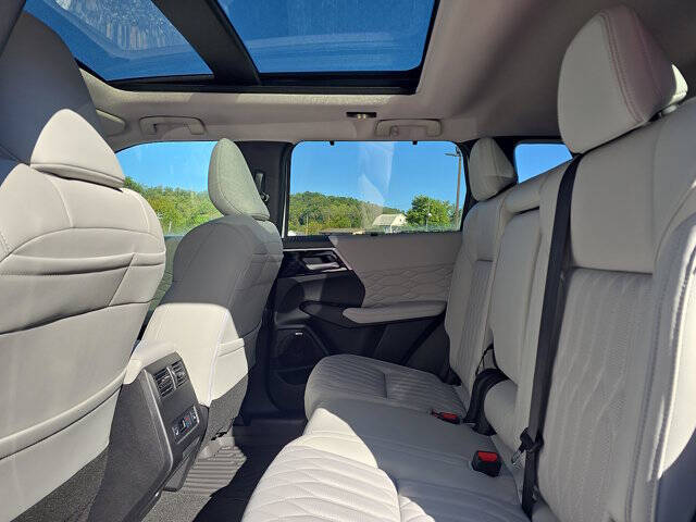 2025 Mitsubishi Outlander SEL