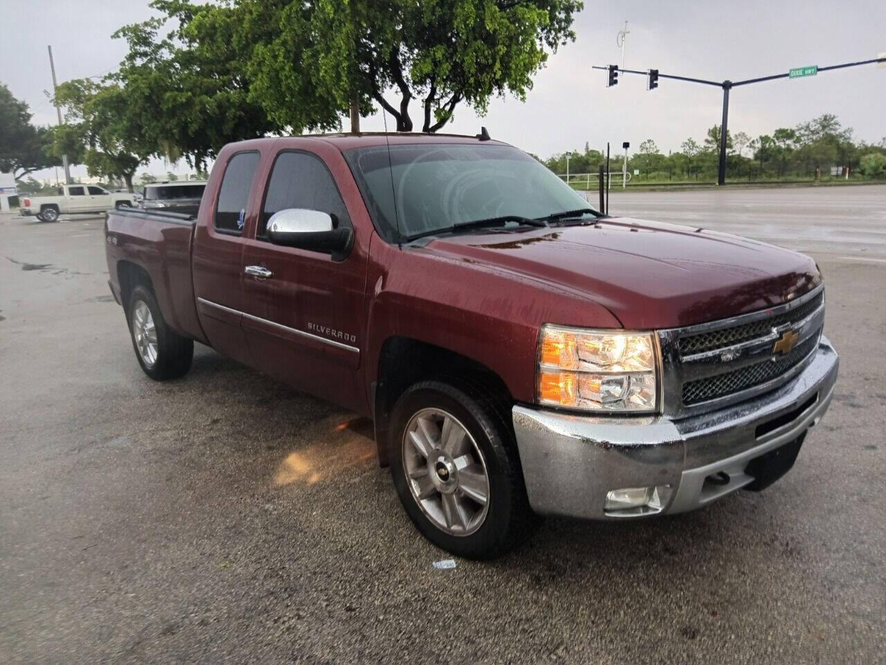 2013 Chevrolet Silverado Pickup - $12,950