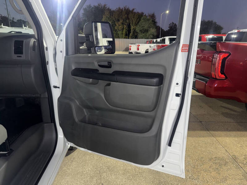 2019 Nissan NV 2500 HD SV