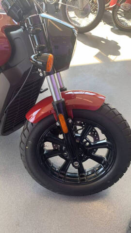 2018 Indian Scout Bobber (Black)