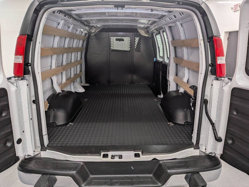 2025 GMC Savana 2500