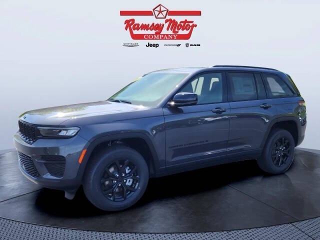 2025 Jeep Grand Cherokee Altitude's photo