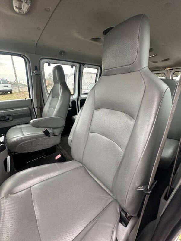 2011 Ford E-Series E-350 SD XL