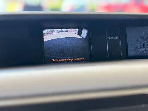 2014 Toyota Sienna XLE 7-Passenger Auto Access Seat