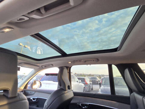 2025 Volvo XC90 T8 Ultra Bright Theme 7P