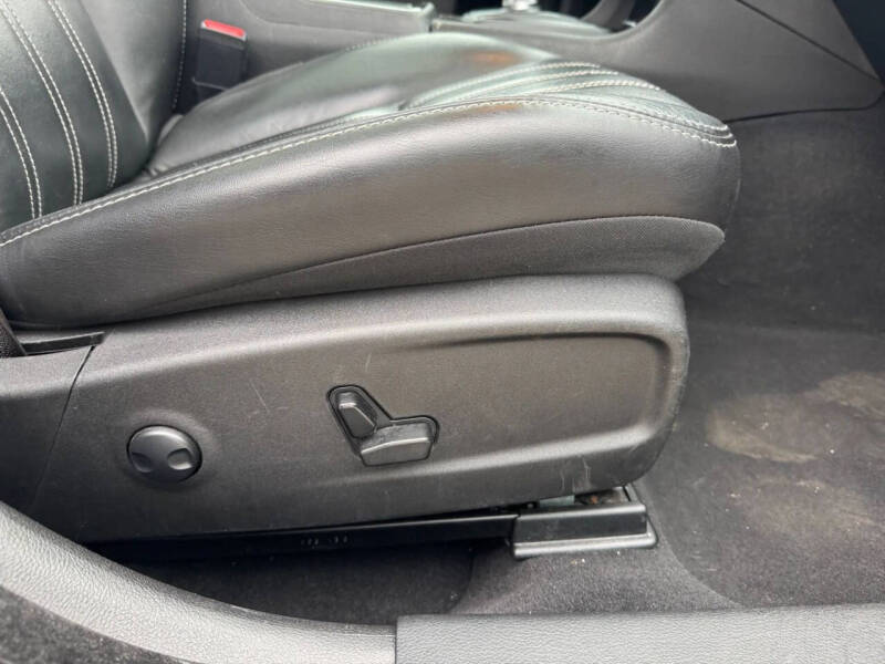 2023 Chrysler 300 S V6