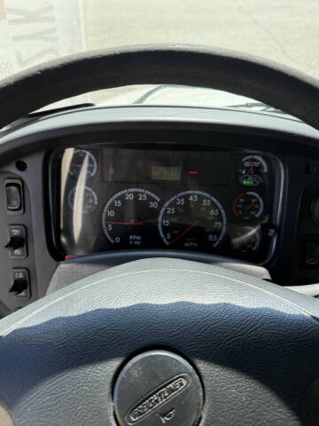 2012 Freightliner M2 106