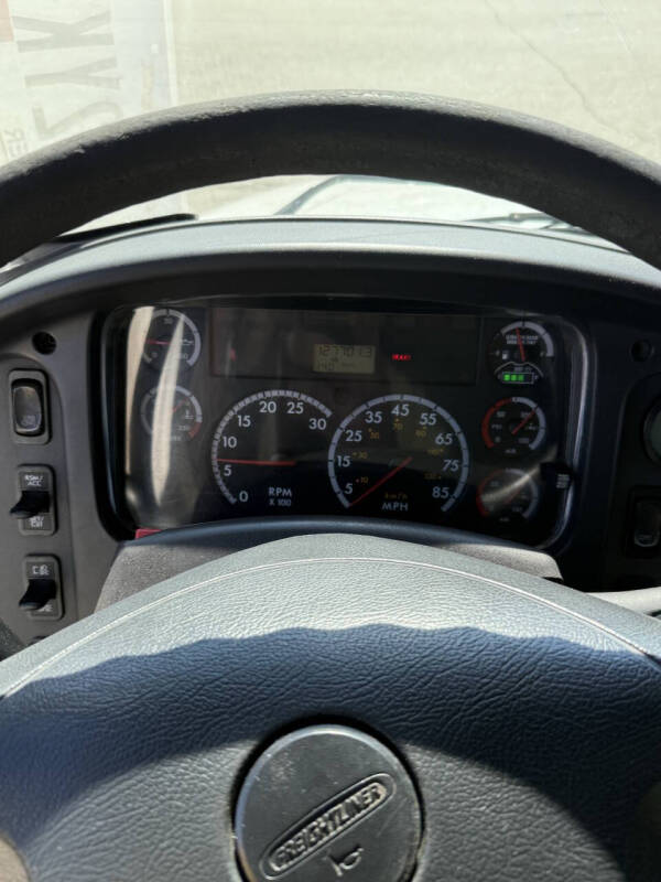 2012 Freightliner M2 106