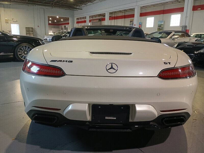 2018 Mercedes-Benz AMG GT 8