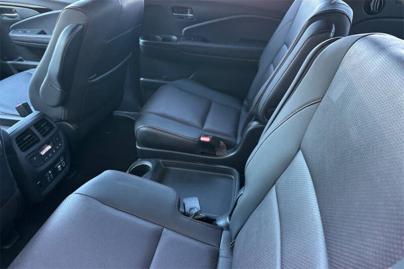 2022 Honda Pilot Black Edition