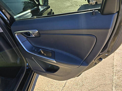 2015 Volvo XC60 T5 Drive-E Premier