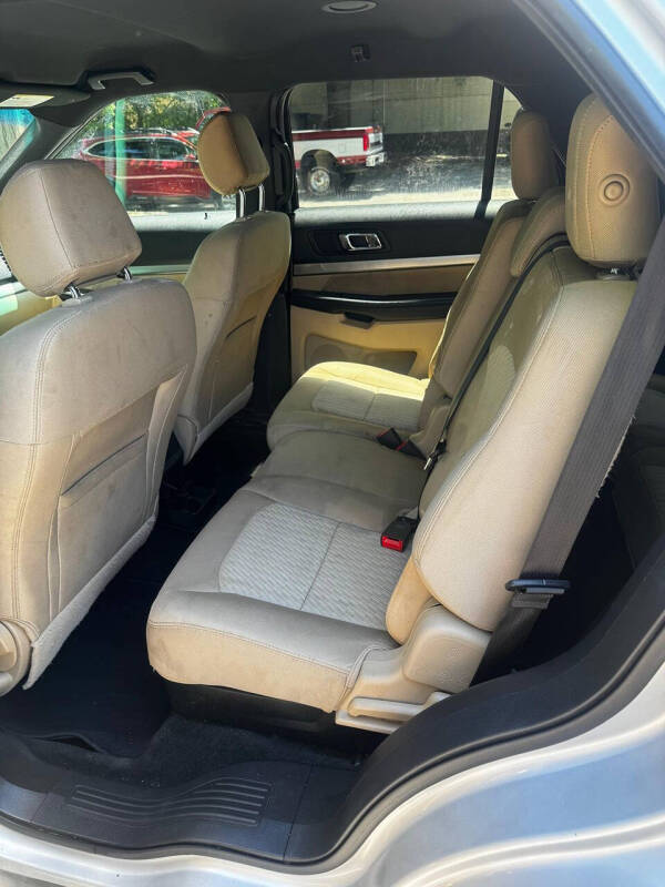 2016 Ford Explorer