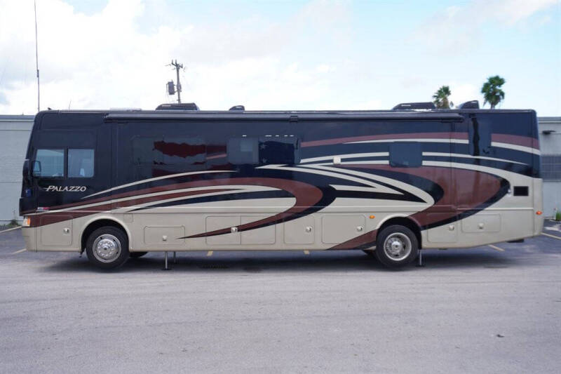 2015 Freightliner XCS Chassis