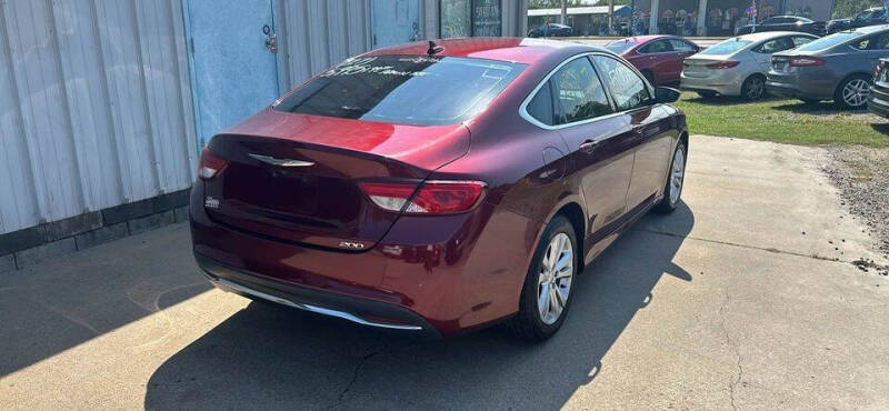 2017 Chrysler 200 Limited photo 3