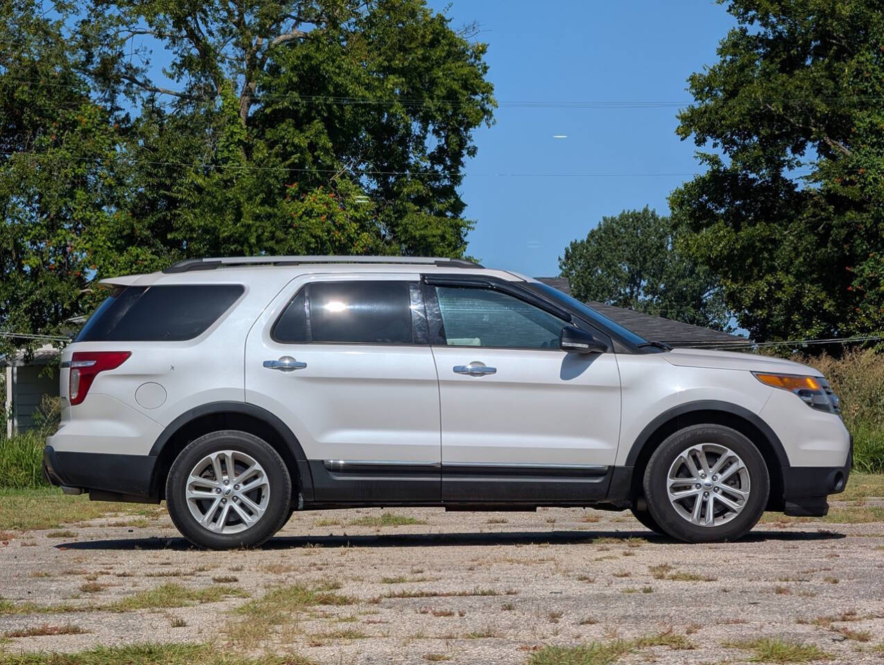 View vehicle photo 6