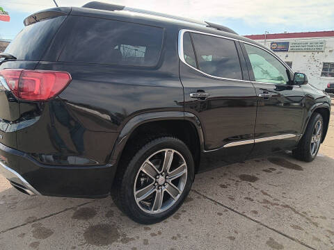 2017 GMC Acadia Denali