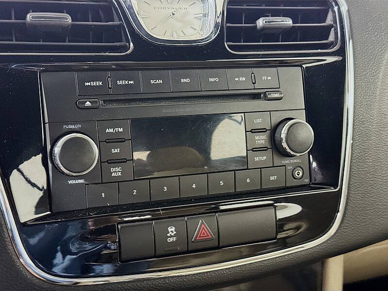 2013 Chrysler 200 Touring