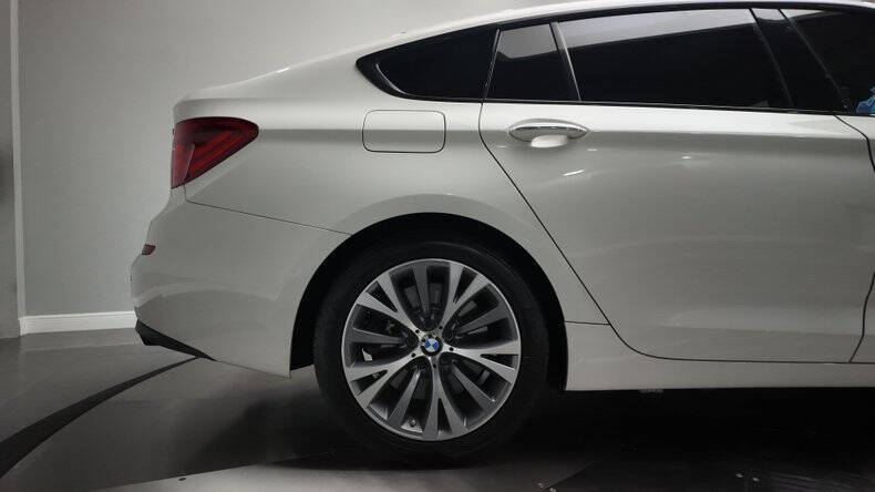 2012 BMW 5 Series 550i Gran Turismo