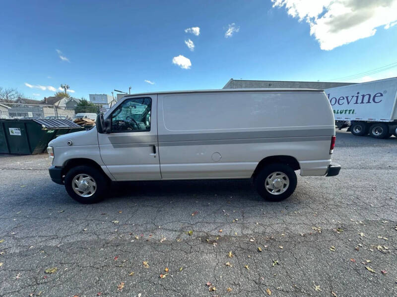 2010 Ford E-Series E-250