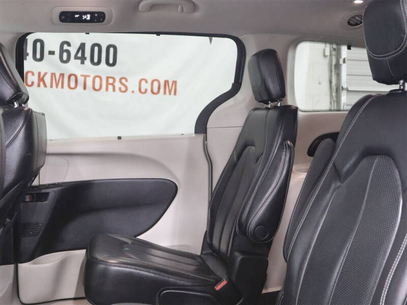2022 Chrysler Pacifica Touring L